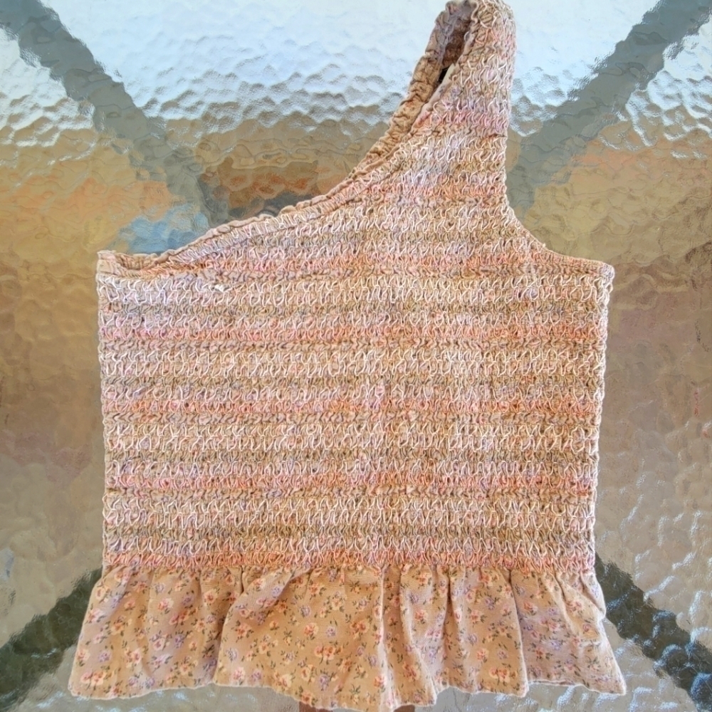 Nwot American Eagle size Small, 14in across chest